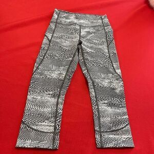 Lululemon Movement Crop Everlux Pants Vapor Gray Leggings Size 6